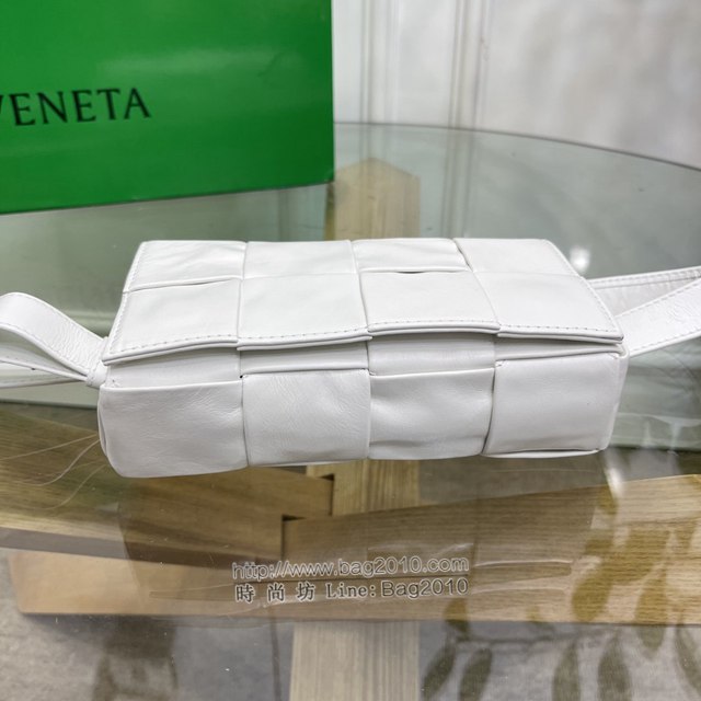 Bottega veneta高端女包 KF0023 寶緹嘉爆款白色CASSETTE腰包 BV經典款四格腰包/胸包/斜挎包/單肩包  gxz1396